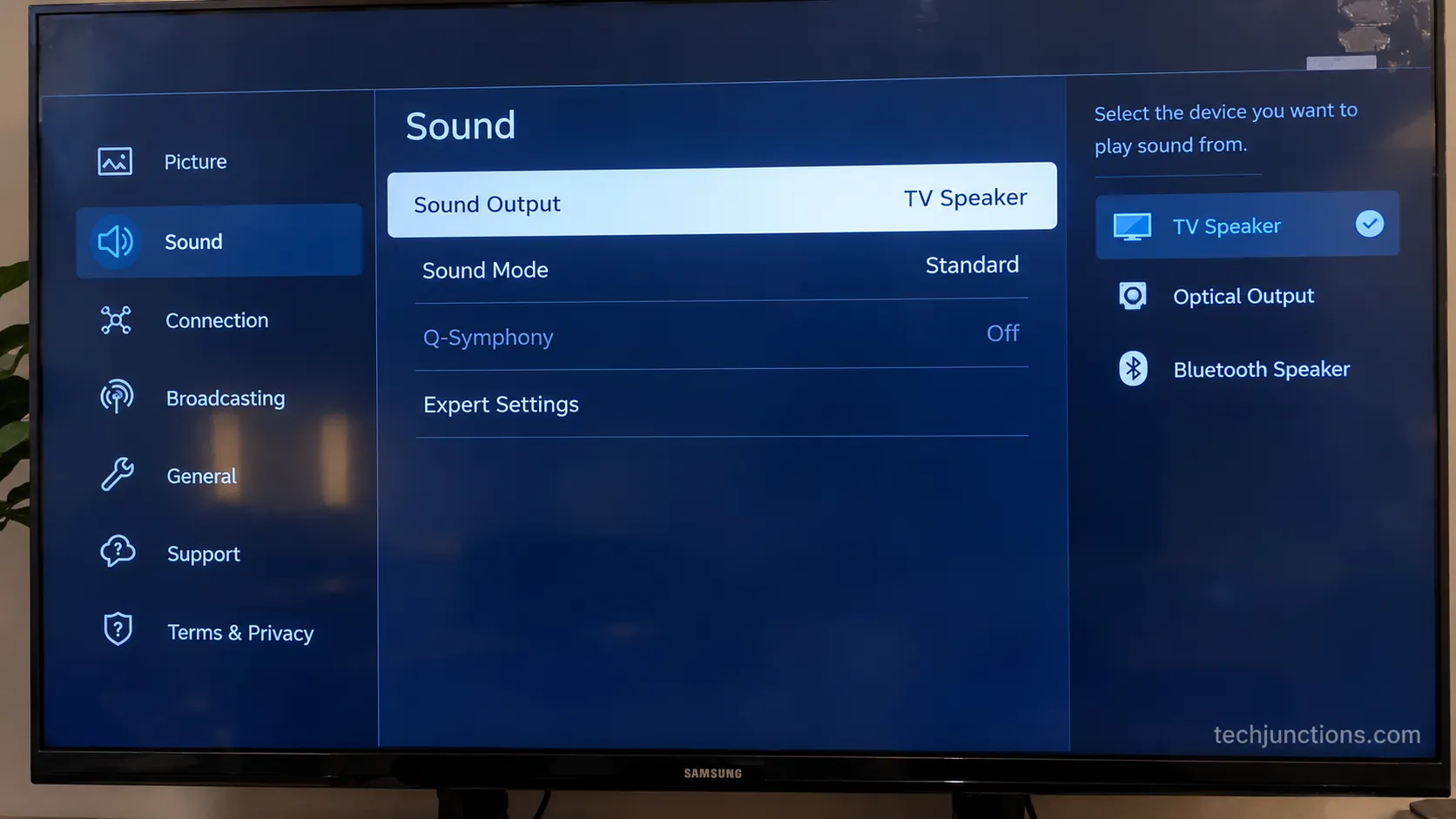 Samsung TV sound output setting used to fix no sound during screen mirroring.