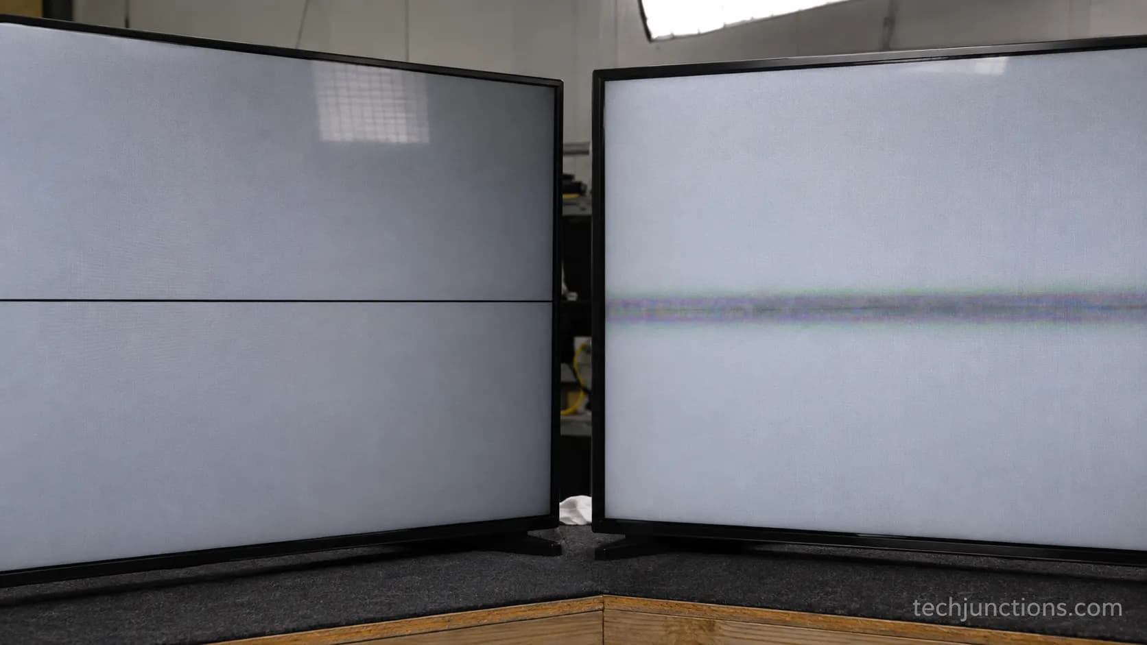 Thin black gate-driver line versus a wider source artifact on two Samsung TVs